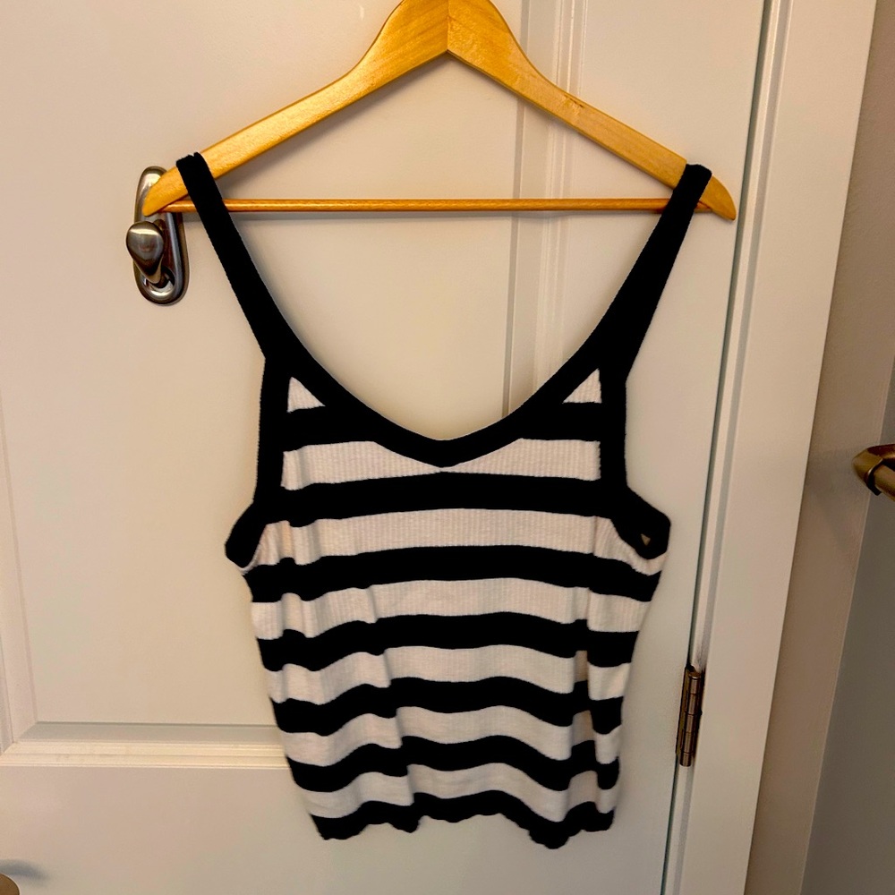 Universal Thread v-neck sweater tank